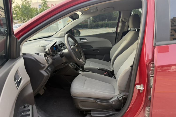 Used Chevrolet Aveo Sonic 2011 Sedan 1.4L Automatic SE Left Front Seat