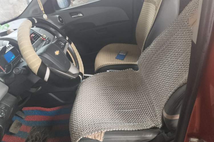 Used Chevrolet Aveo Sonic 2011 Hatchback 1.6L AT SX Left Front Seat