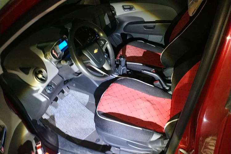 Used Chevrolet Aveo Sonic 2011 Sedan 1.4L Manual Transmission SE Left Front Seat