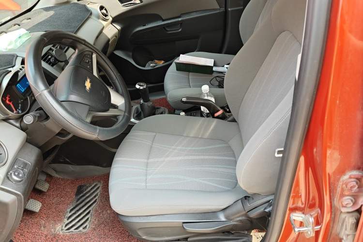 Used Chevrolet Aveo Sonic 2011 Sedan 1.4L Manual Transmission SE Left Front Seat