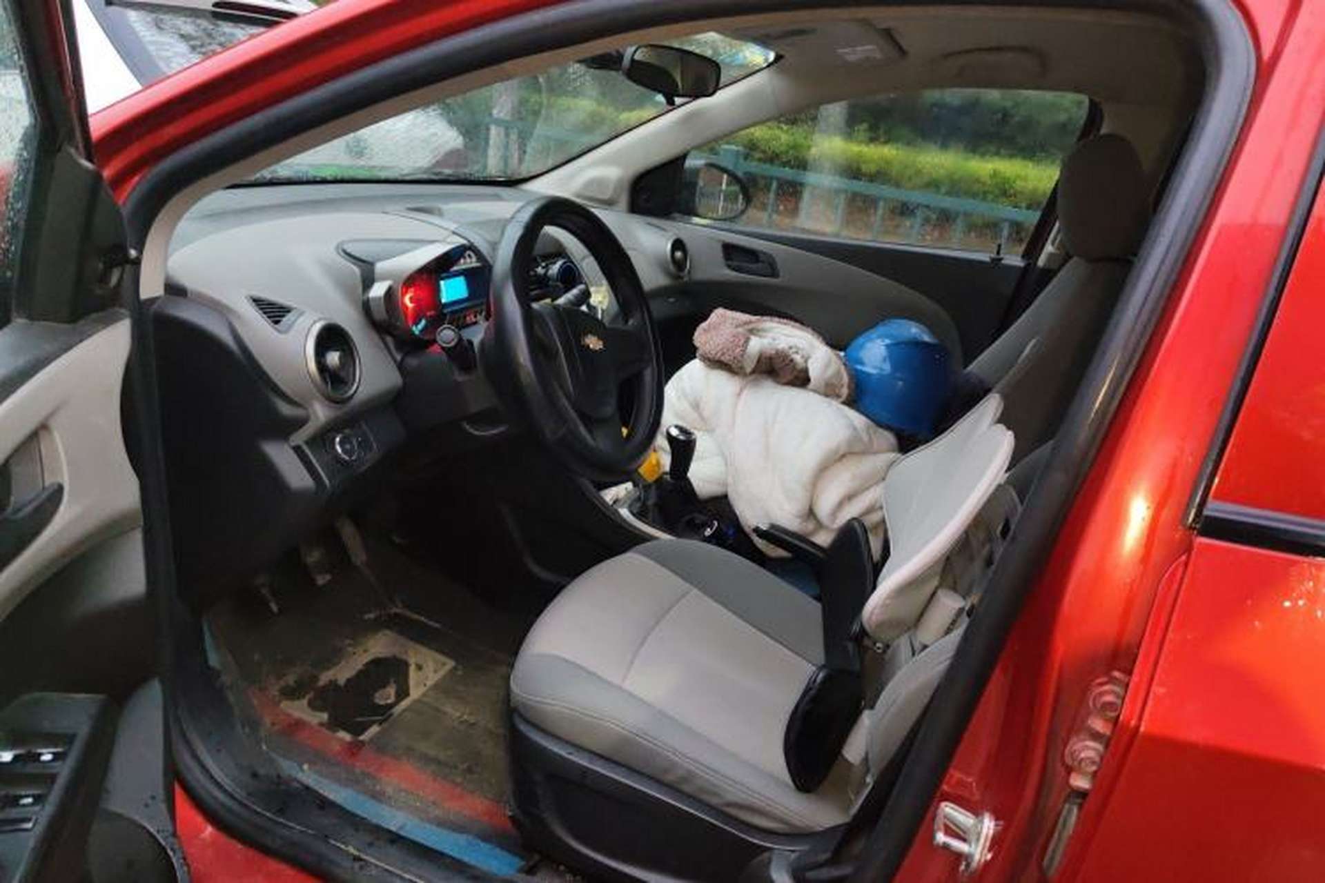 Used Chevrolet Aveo Sonic 2011 Sedan 1.4L MT SL Left Front Seat