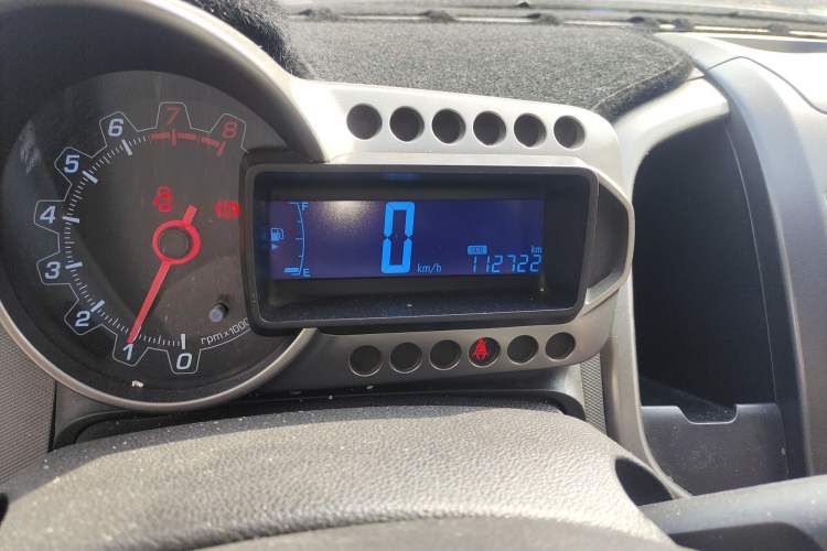 Used Chevrolet Aveo Sonic 2011 Sedan 1.4L MT SL Odometer Close Up