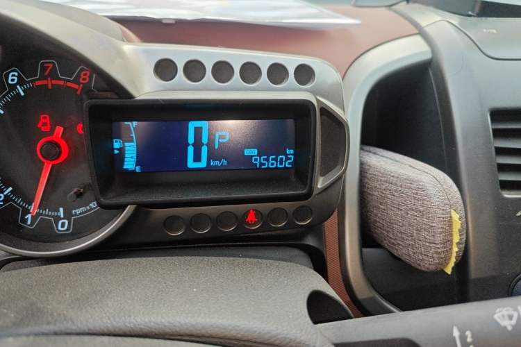 Used Chevrolet Aveo Sonic 2011 Sedan 1.4L Automatic SE Odometer Close Up