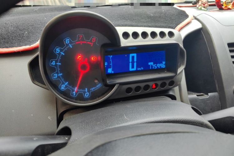 Used Chevrolet Aveo Sonic 2011 Sedan 1.4L MT SL Odometer Close Up