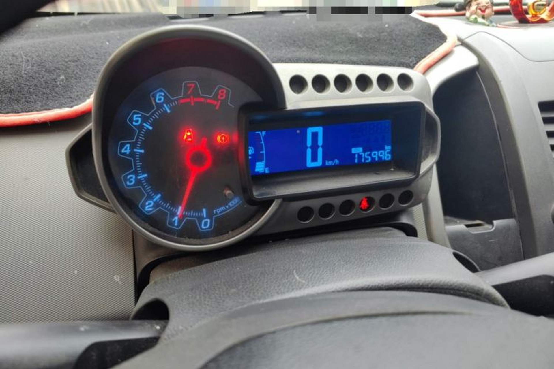 Used Chevrolet Aveo Sonic 2011 Sedan 1.4L MT SL Odometer Close Up