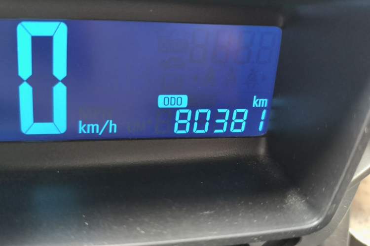 Used Chevrolet Aveo Sonic 2011 Sedan 1.4L MT SL Odometer Close Up