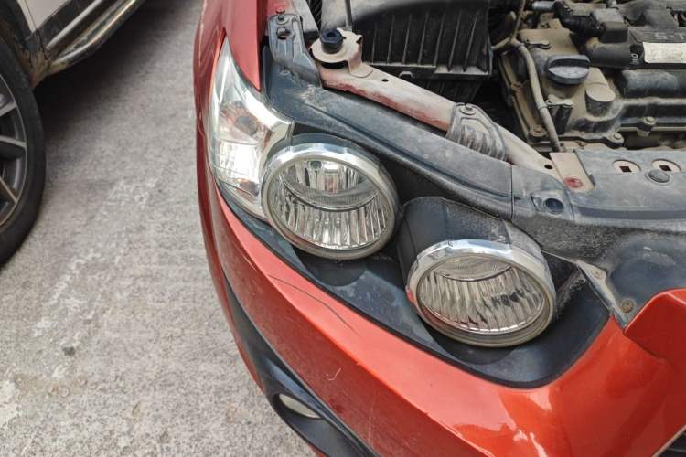 Used Chevrolet Aveo Sonic 2011 Sedan 1.4L Automatic SE Right Front Headlight