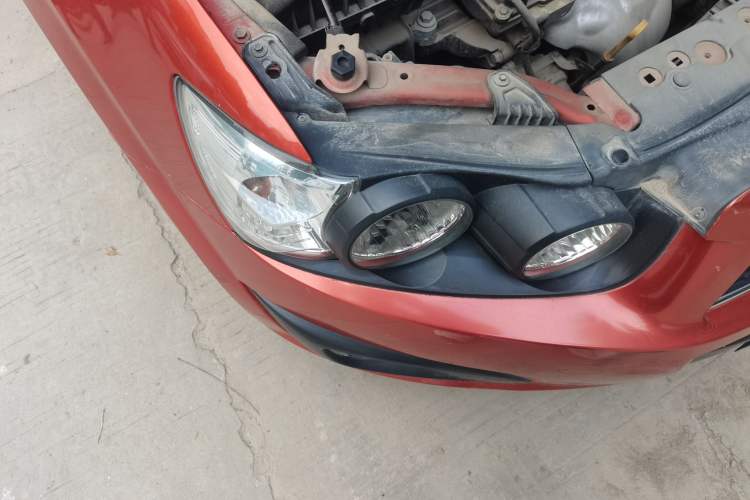Used Chevrolet Aveo Sonic 2011 Sedan 1.4L MT SL Right Front Headlight