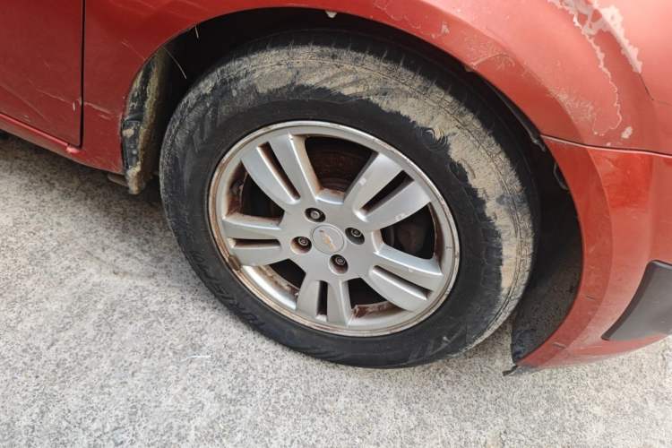 Used Chevrolet Aveo Sonic 2011 Sedan 1.4L Automatic SE Right Front Wheel Hub