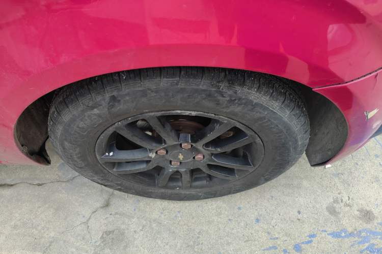 Used Chevrolet Aveo Sonic 2011 Sedan 1.4L MT SL Right Front Wheel Hub