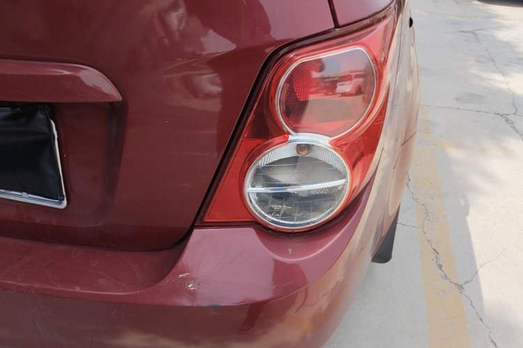 Used Chevrolet Aveo Sonic 2011 Sedan 1.4L MT SL Right Rear Taillight