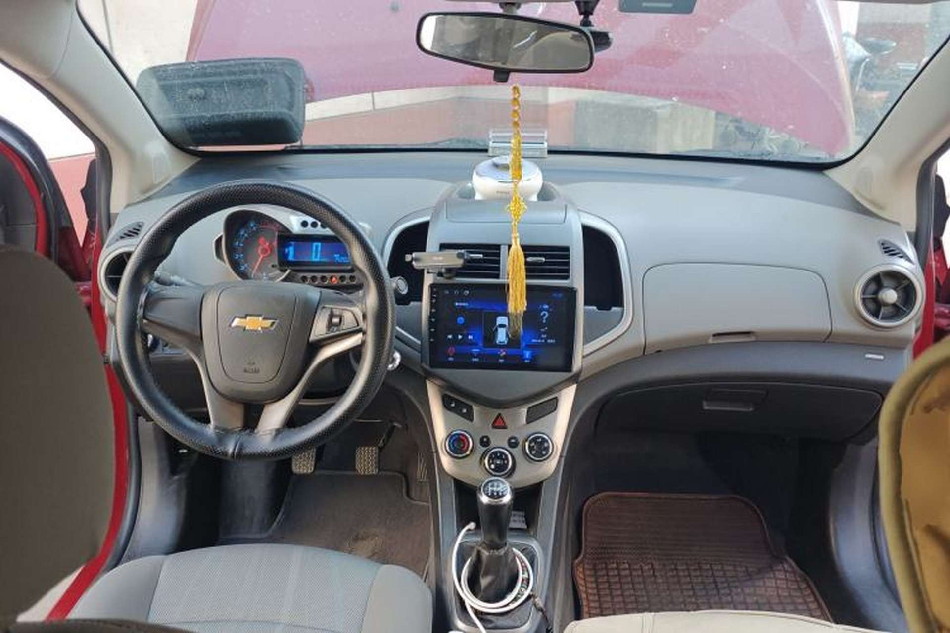 Used Chevrolet Aveo Sonic 2011 Sedan 1.4L Manual Transmission SE Steering Wheel