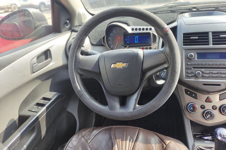 Used Chevrolet Aveo Sonic 2011 Sedan 1.4L MT SL Steering Wheel