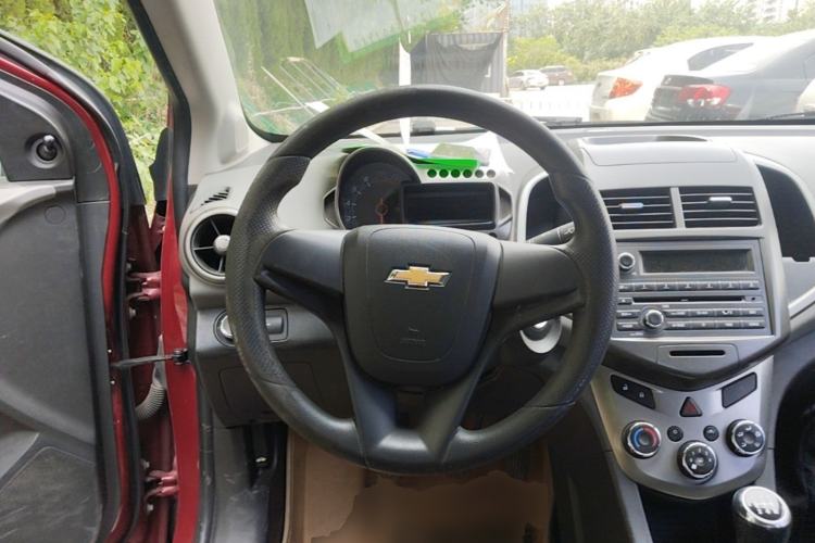 Used Chevrolet Aveo Sonic 2011 Sedan 1.4L MT SL Steering Wheel