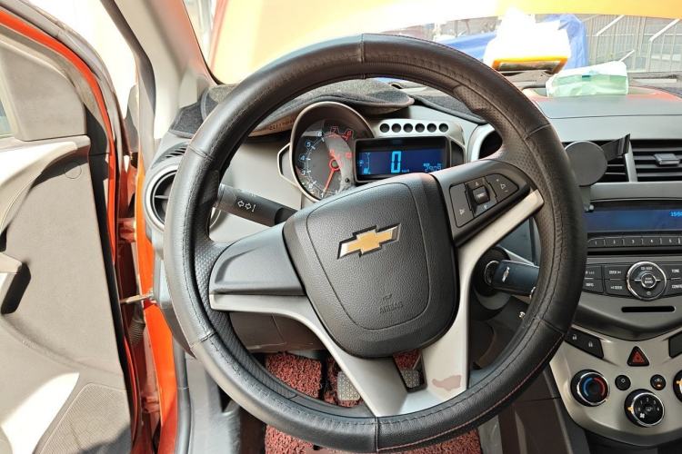 Used Chevrolet Aveo Sonic 2011 Sedan 1.4L Manual Transmission SE Steering Wheel