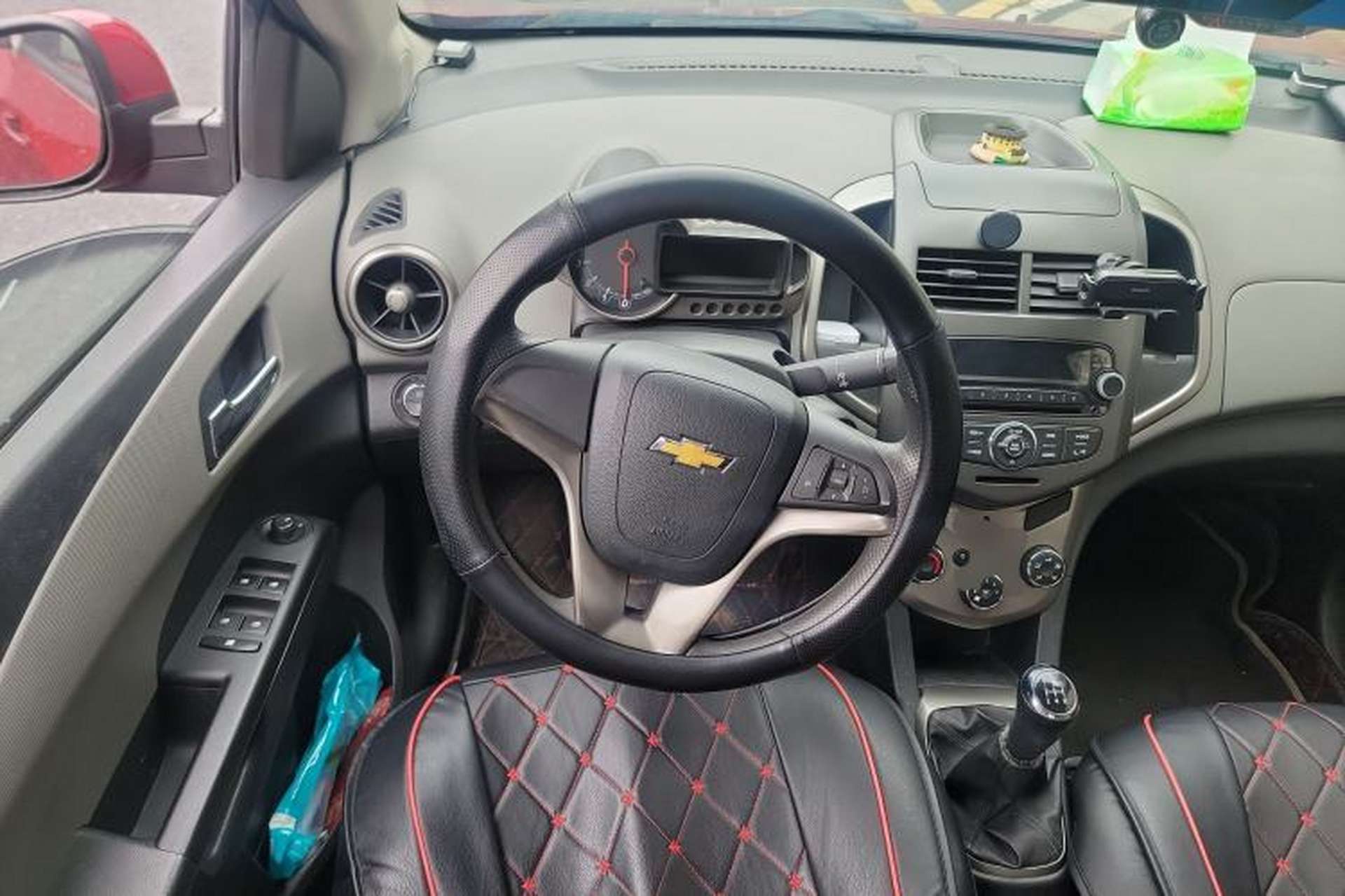 Used Chevrolet Aveo Sonic 2011 Sedan 1.4L Manual Transmission SE Steering Wheel