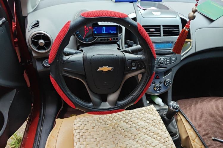 Used Chevrolet Aveo Sonic 2011 Sedan 1.4L Manual Transmission SE Steering Wheel