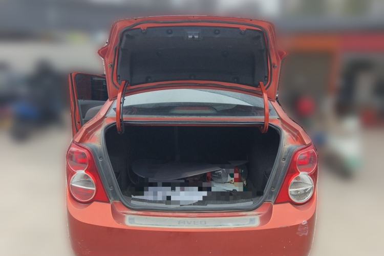 Used Chevrolet Aveo Sonic 2011 Sedan 1.4L Manual Transmission SE Trunk