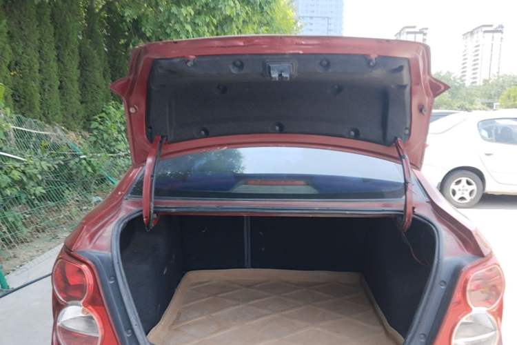 Used Chevrolet Aveo Sonic 2011 Sedan 1.4L MT SL Trunk