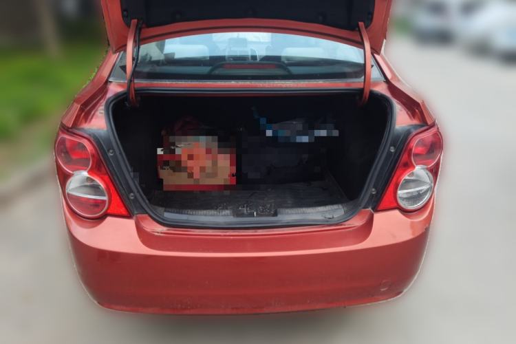 Used Chevrolet Aveo Sonic 2011 Sedan 1.4L MT SL Trunk