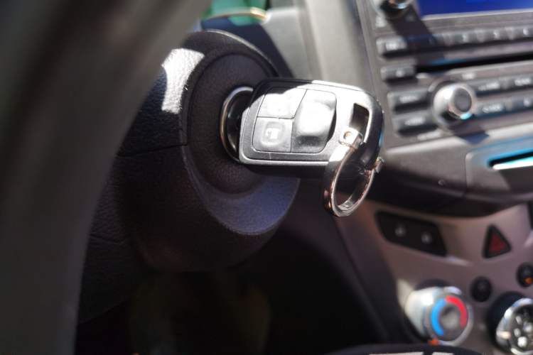 Used Chevrolet Aveo Sonic 2011 Sedan 1.4L MT SL Vehicle Key