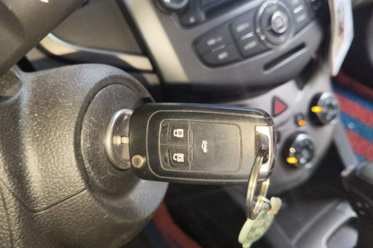 Used Chevrolet Aveo Sonic 2011 Hatchback 1.6L AT SX Vehicle Key