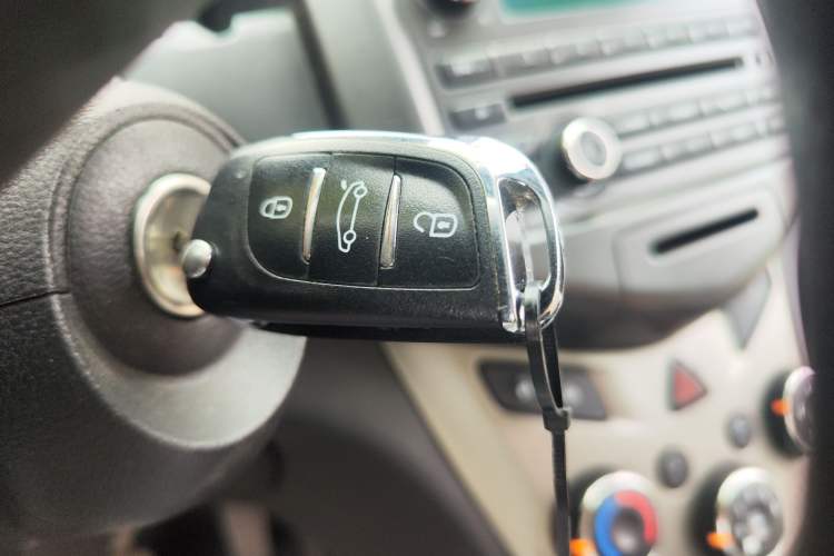 Used Chevrolet Aveo Sonic 2011 Sedan 1.4L Automatic SL Vehicle Key