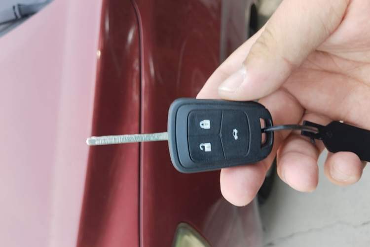 Used Chevrolet Aveo Sonic 2011 Sedan 1.4L MT SL Vehicle Key