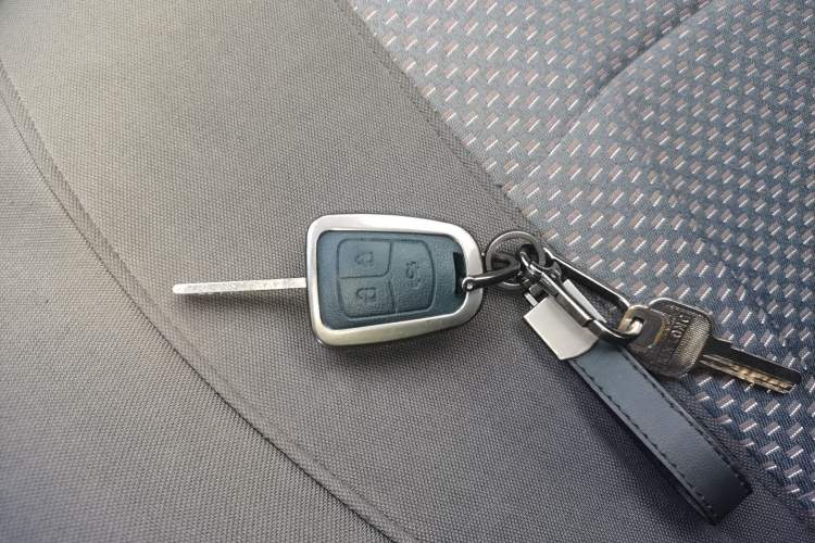 Used Chevrolet Aveo Sonic 2011 Sedan 1.4L MT SL Vehicle Key