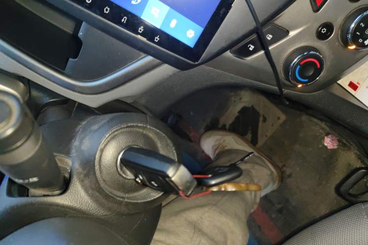 Used Chevrolet Aveo Sonic 2011 Sedan 1.4L MT SL Vehicle Key