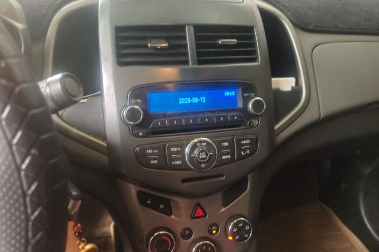 Used Chevrolet Aveo Sonic 2011 Sedan 1.4L Manual Transmission SE Audio And AC Panel