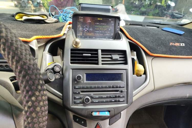 Used Chevrolet Aveo Sonic 2011 Sedan 1.4L MT SL Audio And AC Panel