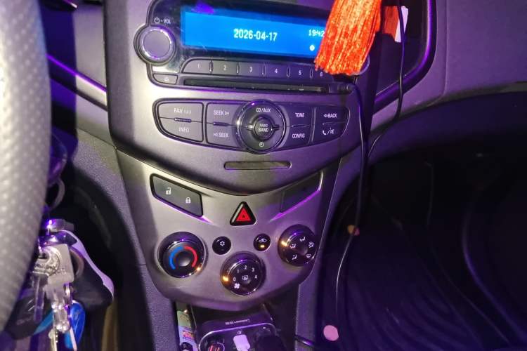 Used Chevrolet Aveo Sonic 2011 Sedan 1.4L Manual Transmission SE Audio And AC Panel