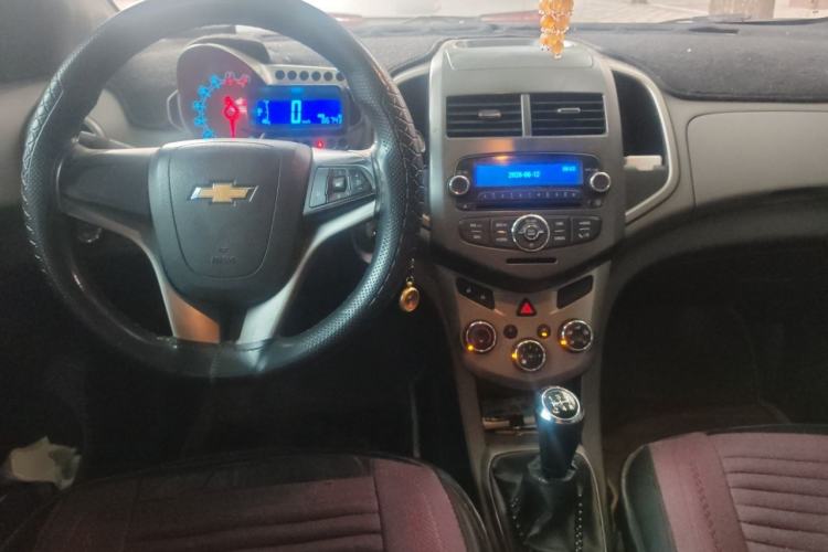 Used Chevrolet Aveo Sonic 2011 Sedan 1.4L Manual Transmission SE Center Console
