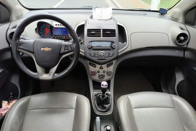 Used Chevrolet Aveo Sonic 2011 Hatchback 1.6L MT SX Center Console