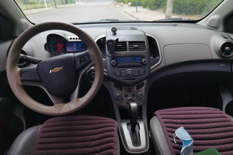 Used Chevrolet Aveo Sonic 2011 Sedan 1.6L Automatic SX Center Console