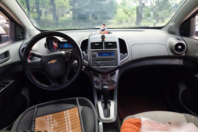 Used Chevrolet Aveo Sonic 2011 Sedan 1.4L Automatic SL Center Console