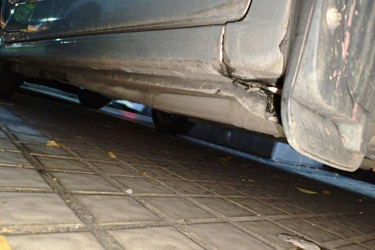 Used Chevrolet Aveo Sonic 2011 Sedan 1.4L MT SL Chassis Front Right