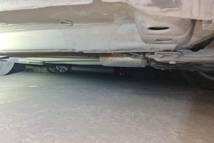 Used Chevrolet Aveo Sonic 2011 Sedan 1.4L Manual Transmission SE Chassis Front Right