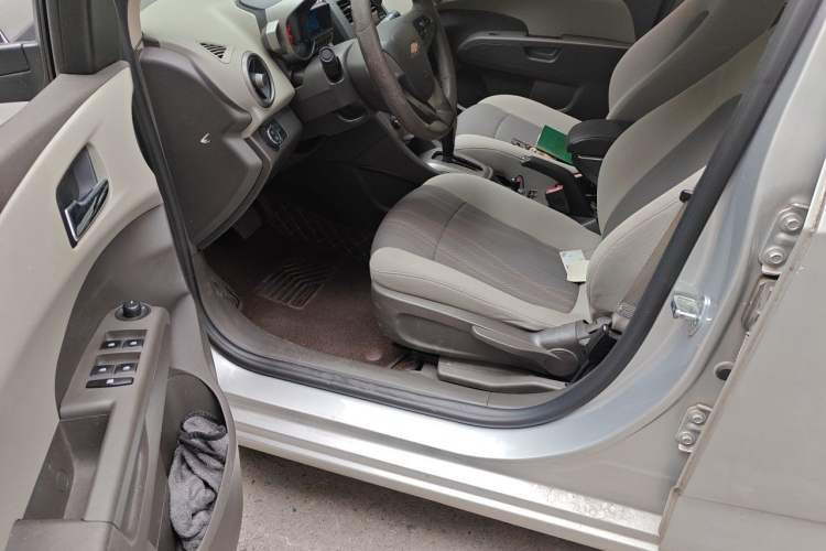Used Chevrolet Aveo Sonic 2011 Sedan 1.4L Automatic SE Driver Seat