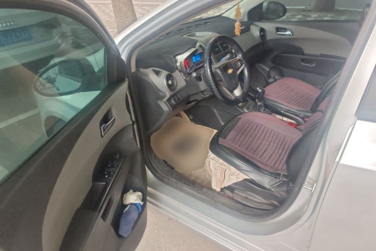 Used Chevrolet Aveo Sonic 2011 Sedan 1.4L Manual Transmission SE Driver Seat