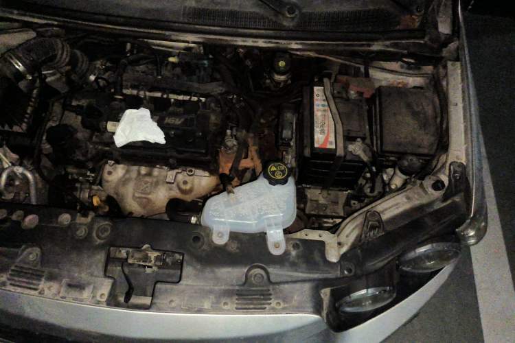 Used Chevrolet Aveo Sonic 2011 Sedan 1.4L Automatic SE Engine Bay Left