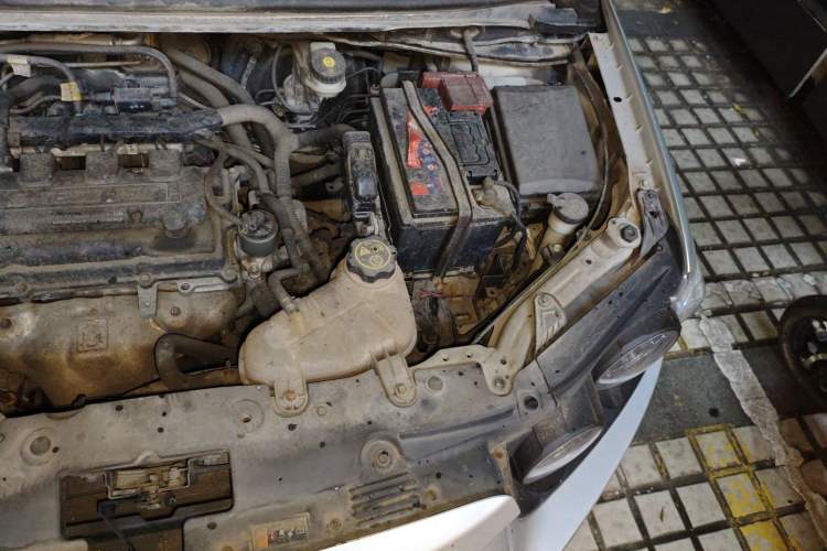 Used Chevrolet Aveo Sonic 2011 Sedan 1.4L MT SL Engine Bay Left