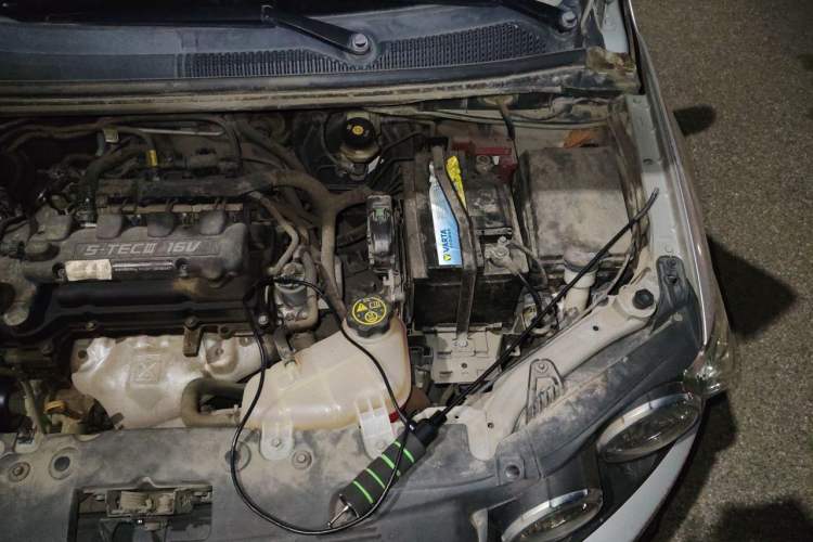 Used Chevrolet Aveo Sonic 2011 Hatchback 1.4L MT SE Engine Bay Left