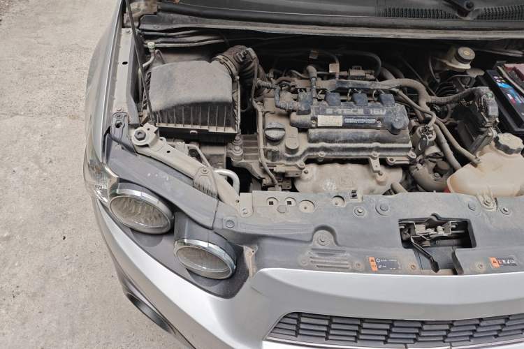 Used Chevrolet Aveo Sonic 2011 Sedan 1.4L Automatic SE Engine Bay Right