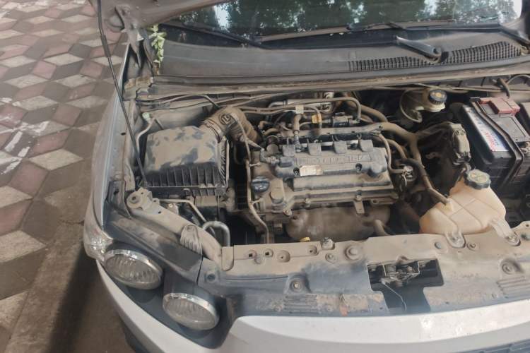 Used Chevrolet Aveo Sonic 2011 Sedan 1.4L Manual Transmission SE Engine Bay Right