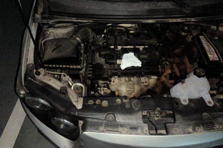 Used Chevrolet Aveo Sonic 2011 Sedan 1.4L Automatic SE Engine Bay Right