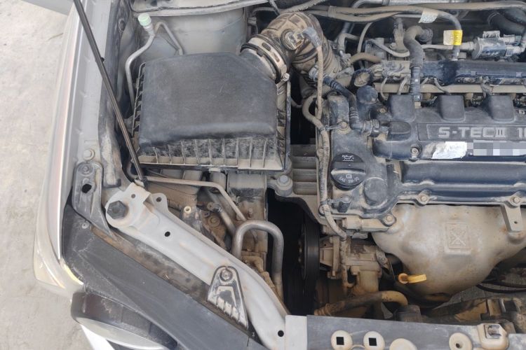 Used Chevrolet Aveo Sonic 2011 Sedan 1.4L MT SL Engine Bay Right