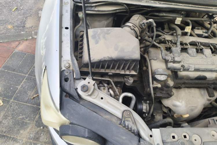 Used Chevrolet Aveo Sonic 2011 Sedan 1.4L Automatic SL Engine Bay Right
