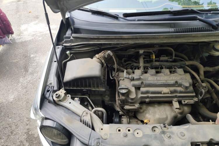 Used Chevrolet Aveo Sonic 2011 Sedan 1.4L MT SL Engine Bay Right